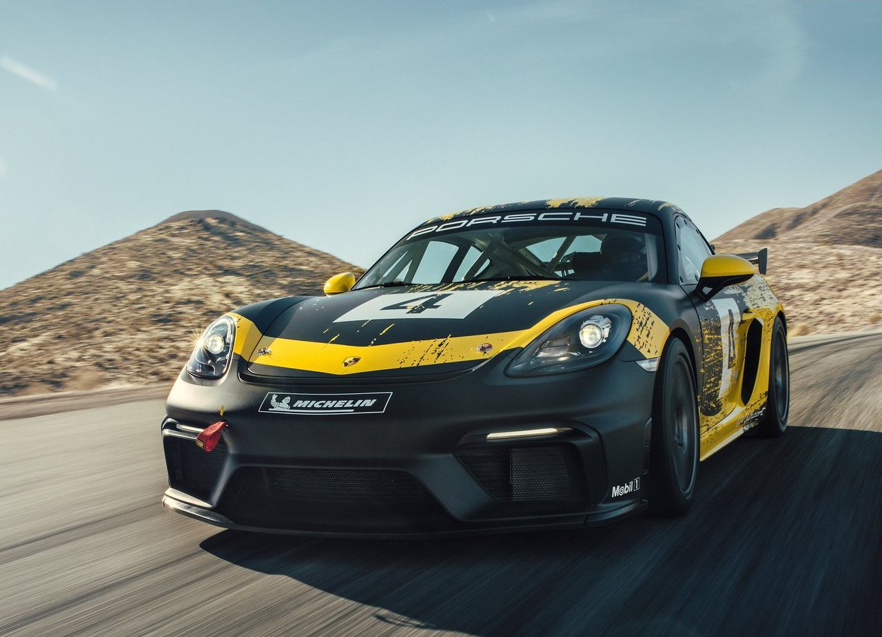 PORSCHE 718 CAYMAN GT4 CLUBSPORT